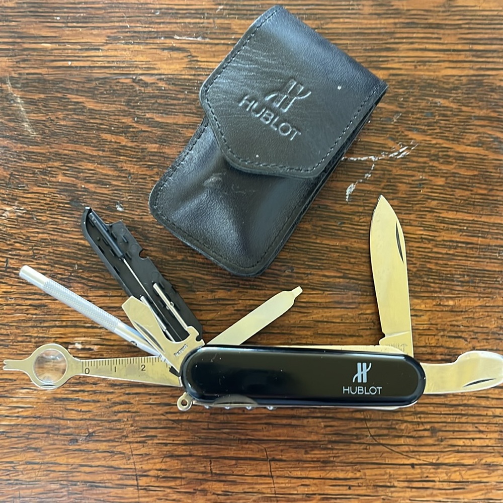 Hublot Multi-tool in pouch - Picture 6 of 6